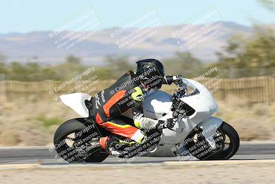 media/Dec-04-2025-Racers Edge (Thu) [[5ebc9f124d]]/3-B Group/5-Session 2 Turn 2 inside Speed Pans/